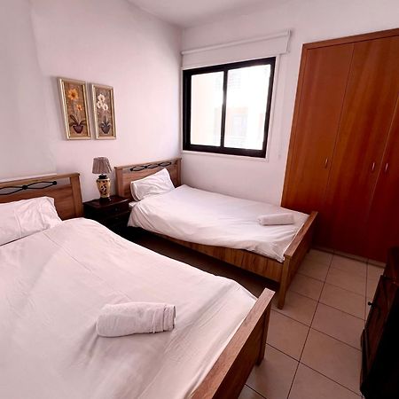 Mackenzie Apartment 301 Larnaca Bagian luar foto