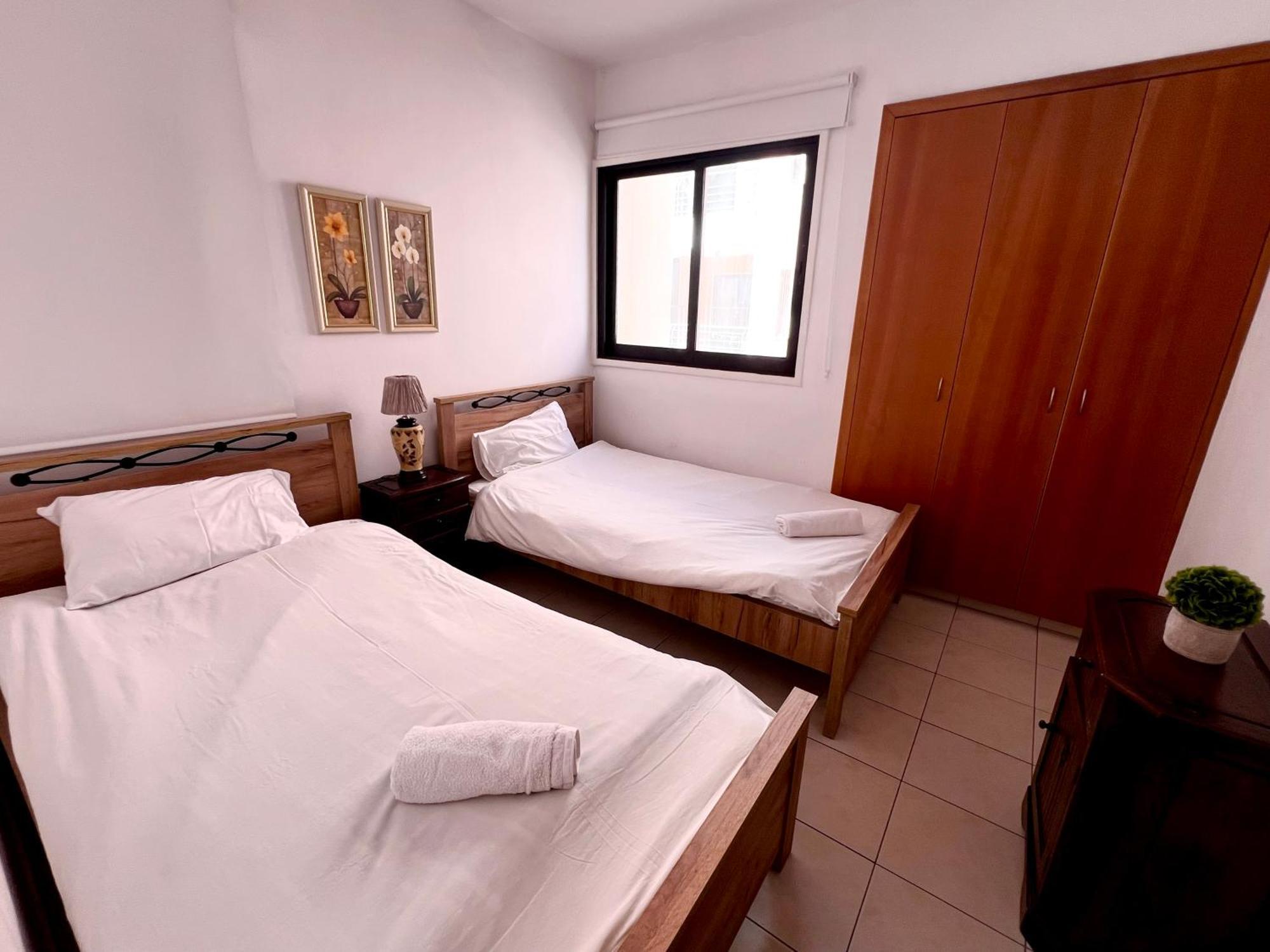 Mackenzie Apartment 301 Larnaca Bagian luar foto